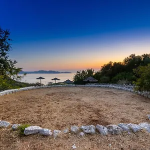 Vakantiehuis Stone, Khalikerí